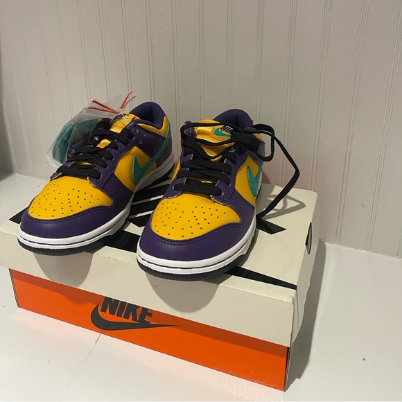 NIKE DUNK LOW - Picture 4 of 13